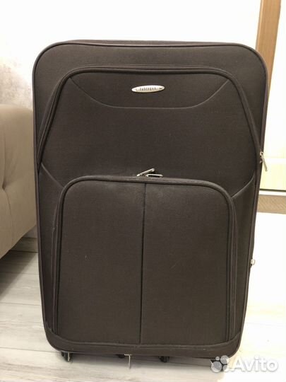 Чемодан на колесах