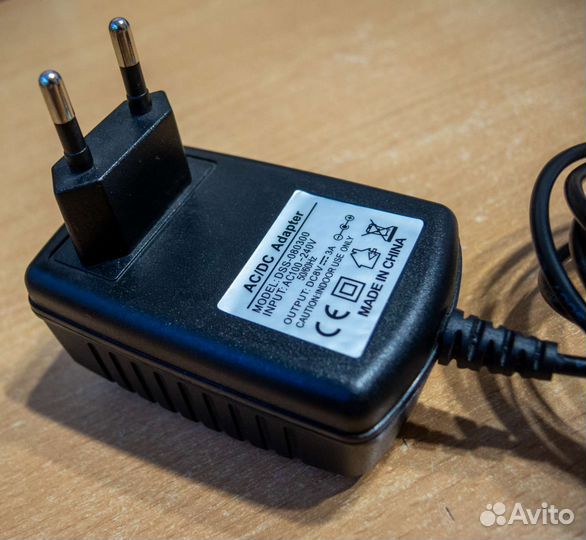 Адаптер сетевой DSS-080300 DC8V-3A