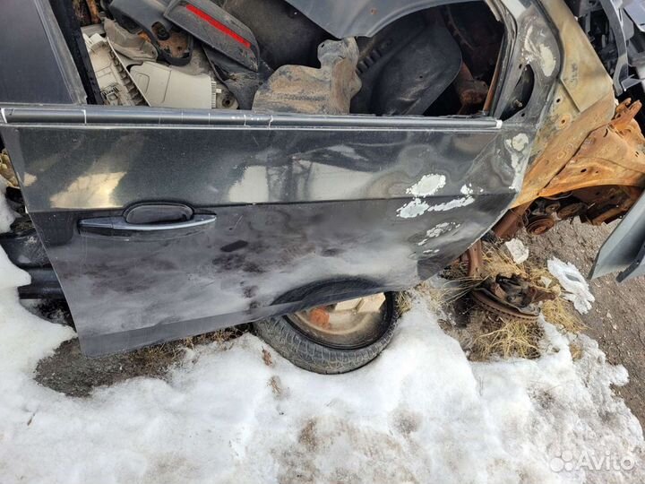 Дверь передняя правая на chevrolet aveo t 300