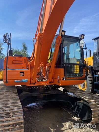 Машинист гусеничного экскаватора