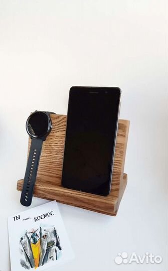 Подставка для телефона из дерева