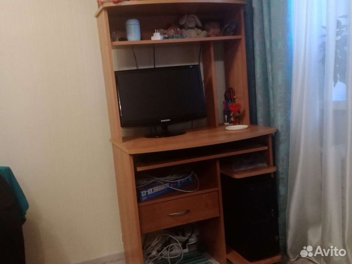 Компьютерный стол