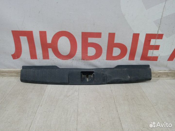Накладка замка багажника Subaru Legacy BR