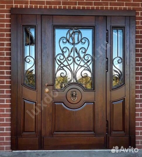 Входные металлические парадные двери
