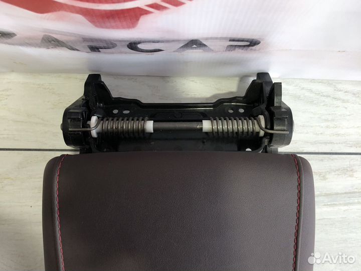 Lexus RX4 Подлокотник