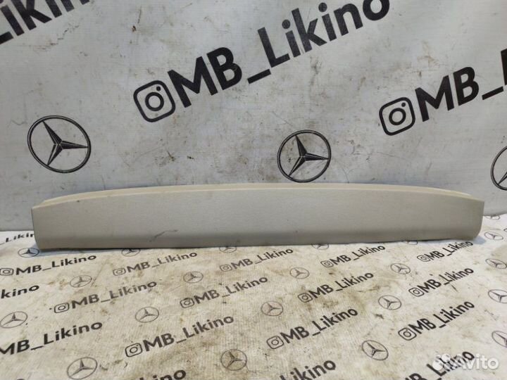 Обшивка двери багажника Mercedes Gl X164