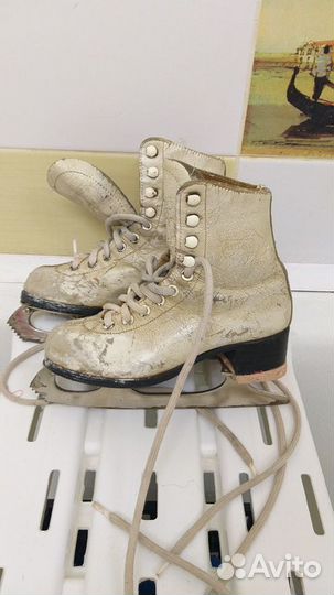 29 и 32 Коньки фигурные, конусы, чехлы