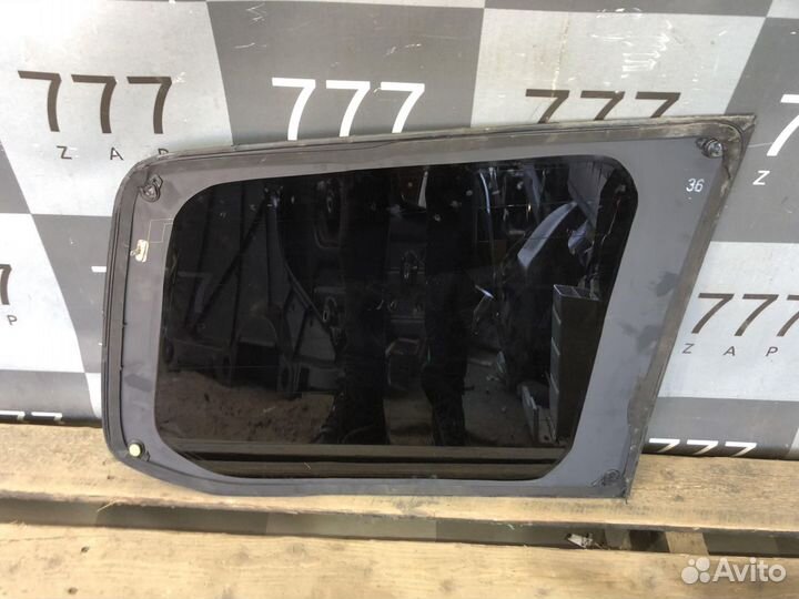 Стекло багажника левое Toyota Land Cruiser 200 Б/У