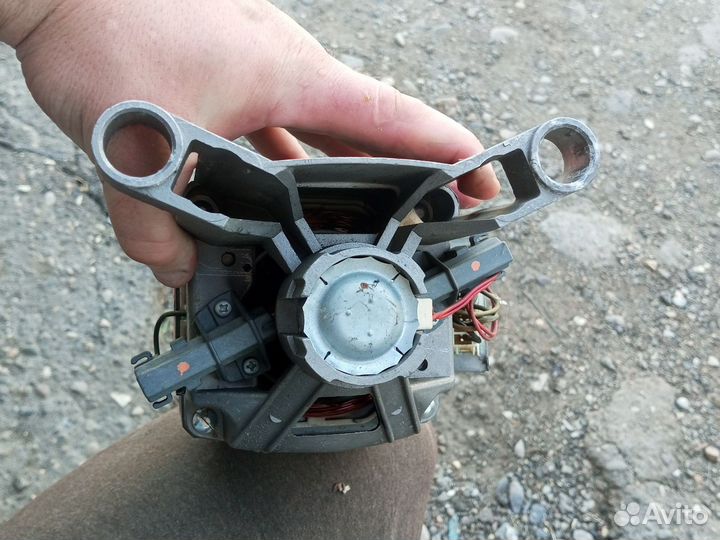 Двигататель стиральной машины