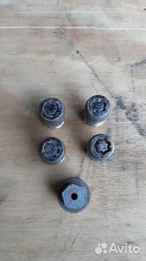 Додж рам 1500 комплект секреток