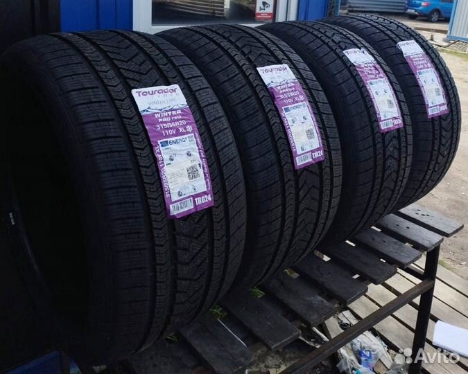 Tourador Winter Pro TSS1 275/40 R20 и 315/35 R20