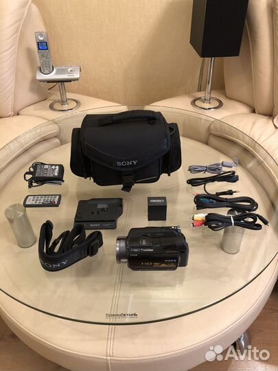 Видеокамера (Full HD) Sony Handycam HDR-SR8E