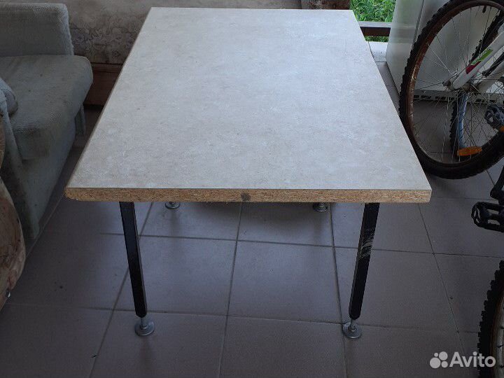 Журнальный столик