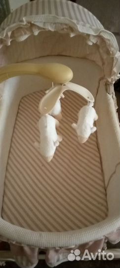 Детская кроватка люлька с маятником
