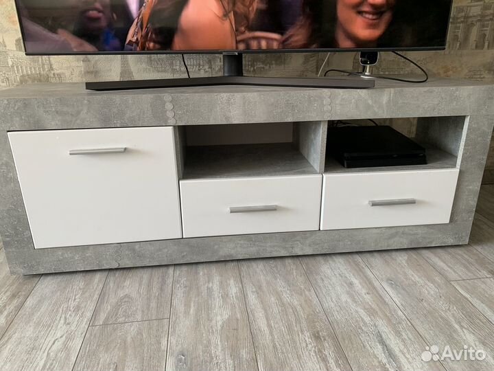 Тумба под телевизор