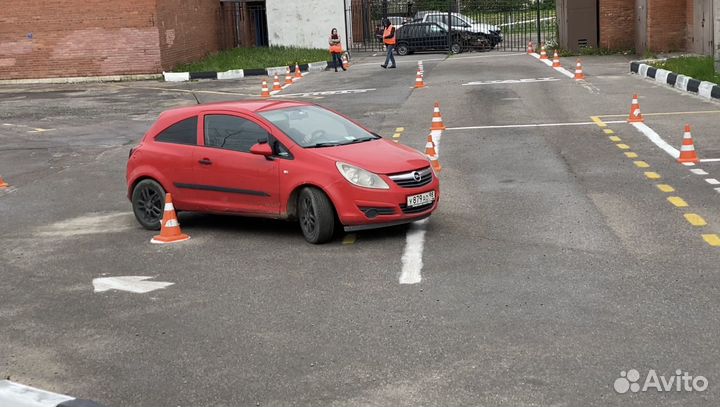 Инструктор по вождению