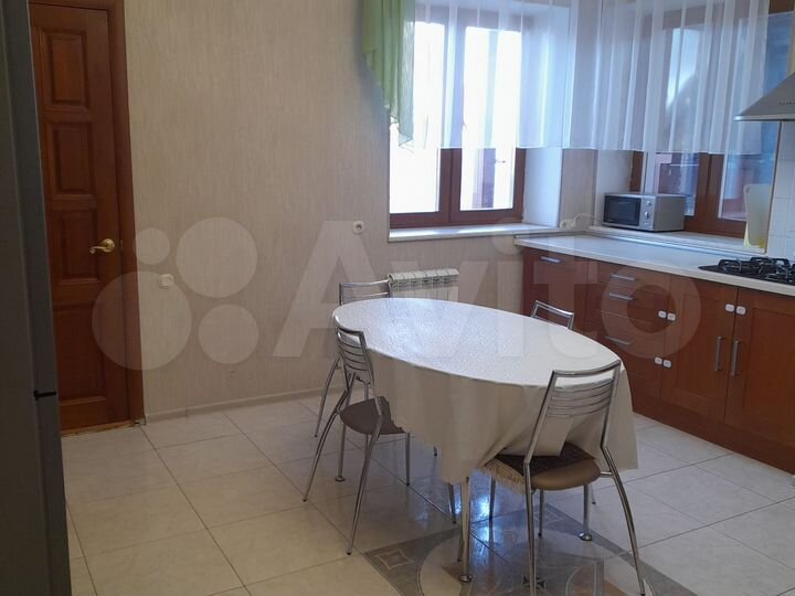 2-к. квартира, 80 м², 1/2 эт.