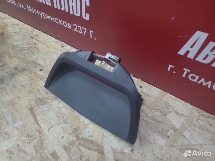 Стоп-сигнал Renault Logan