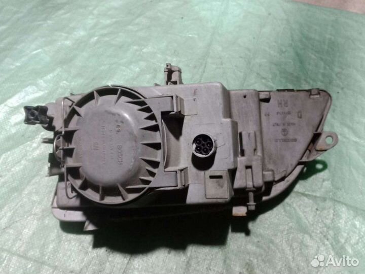 Фара передняя правая Opel Omega A седан 2.0I 1988