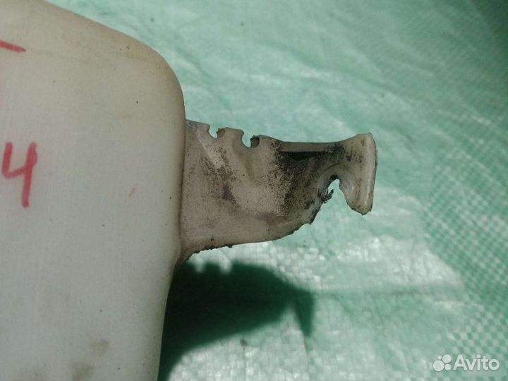 Бачок омывателя Volkswagen Passat B4