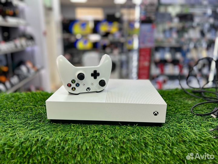 Игровая приставка Microsoft Xbox One S 1000 гб HDD