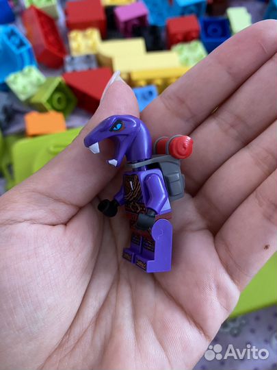 Lego персонажи