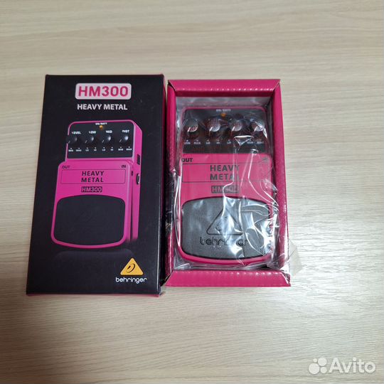Гитарная педаль behringer HM300
