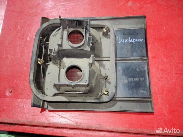 Фонарь задний левый Volkswagen Passat B3 универсал