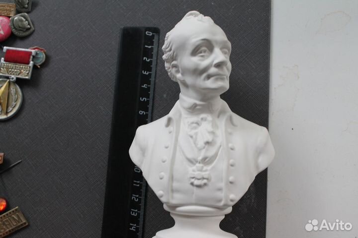 Бюст Суворов