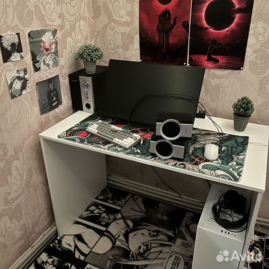 Стол для компьютера