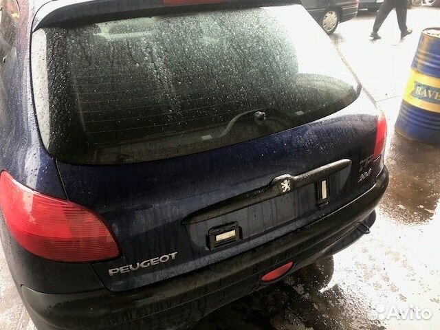 Разбор на запчасти Peugeot 206