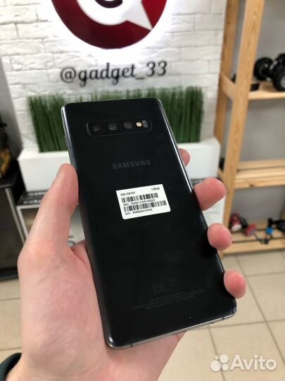Смартфон б/у Samsung Galaxy S10 Plus