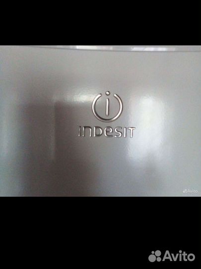 Компрессор,полки,ящики для холодильника indesit