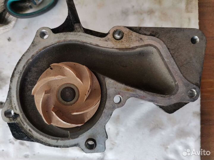 Продам помпу на форд фокус 2, 1.6. Оригинал