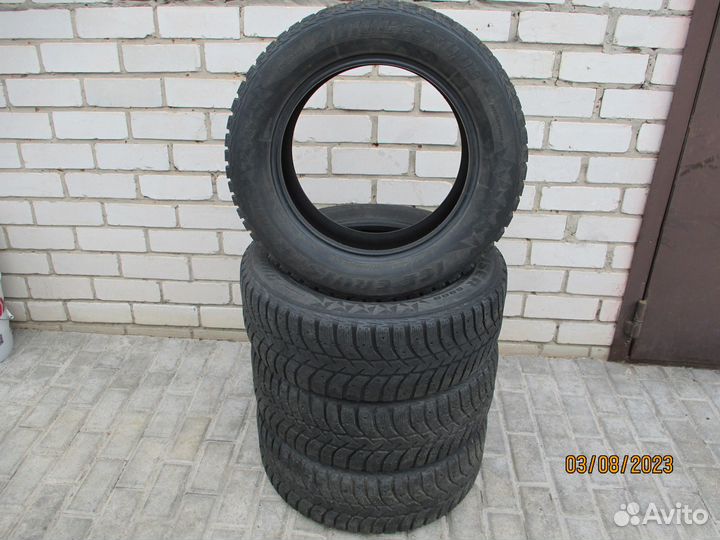 Bridgestone Ice Cruiser 5000 215/60 R16 95T
