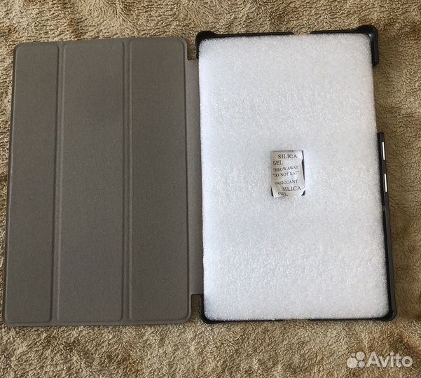 Чехол новый на планшет lenovo Tab M10