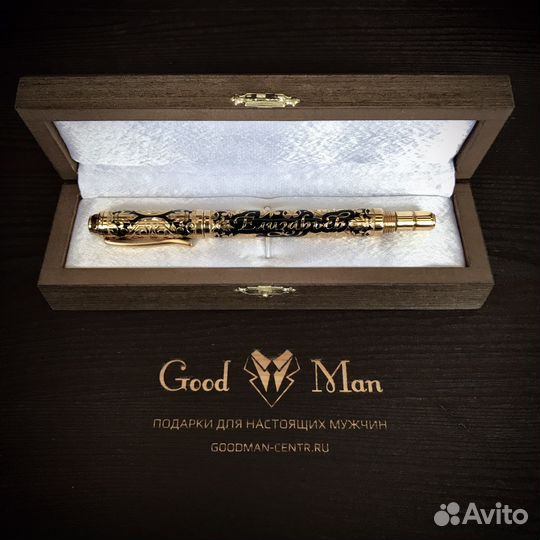 Ручка с именной гравюрой в золоте с фианитами