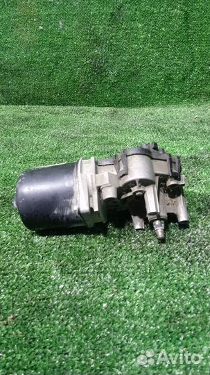 Моторчик стеклоочистителя передний Renault Megane