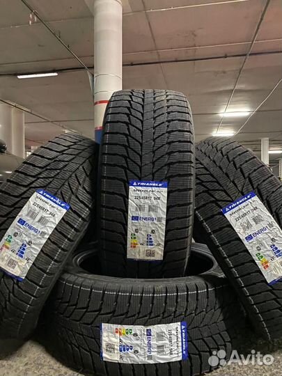 Triangle PL01 235/40 R18