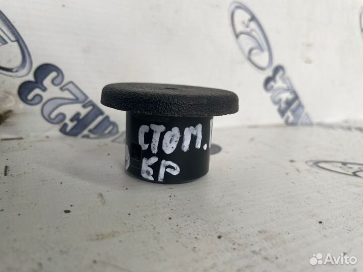 Заглушка под педаль газа Mitsubishi Outlander 1