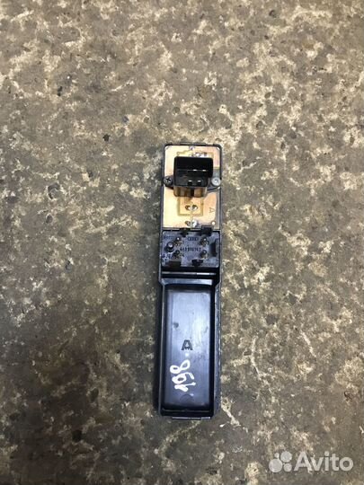 Кнопка блокировки дифференциала Audi 100 С4