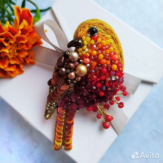 Брошь птичка