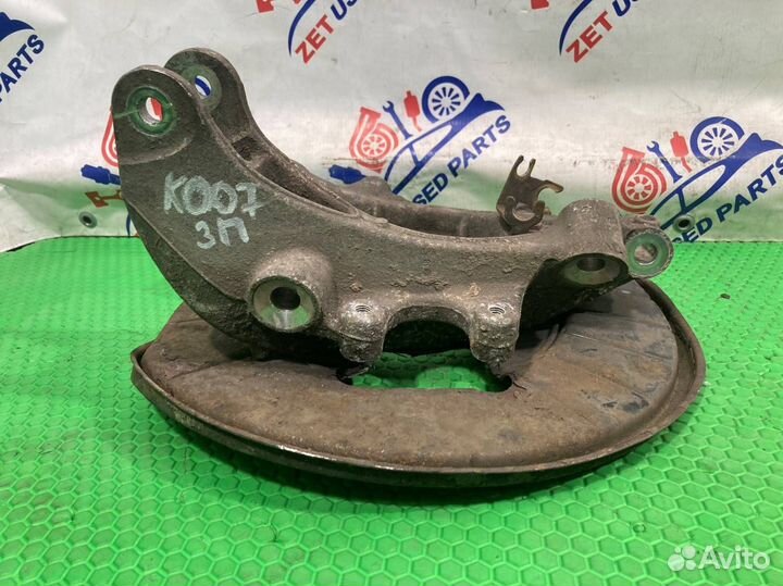 Кулак / цапфа задний правый Volkswagen Touareg NF