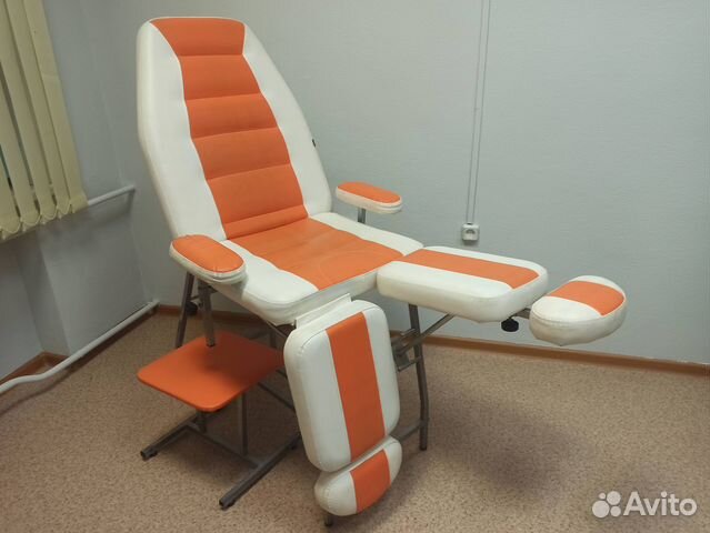 Педикюрное кресло - кушетка с чехлом