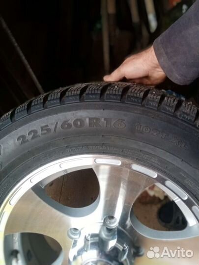 Nokian Tyres Hakkapeliitta 7 225/60 R16