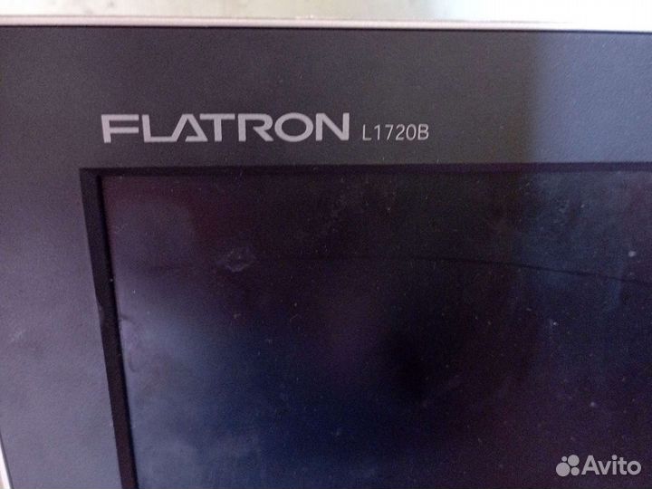 Монитор LG flatron L1720B