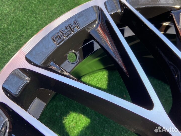 Диски новые R17 5:114.3 HRE P200 цвет BP