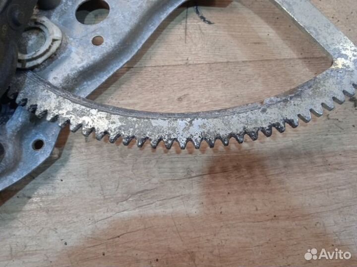 Стеклоподъемник электрический передний правый