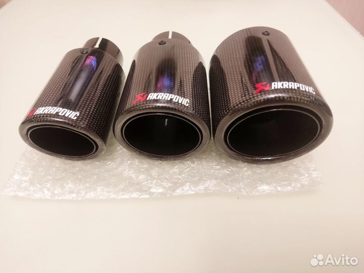 Насадки на глушитель Акрапович прямые с черной тр
