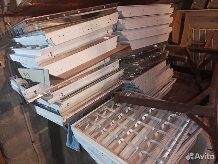 Светильник потолочный люминисцентный